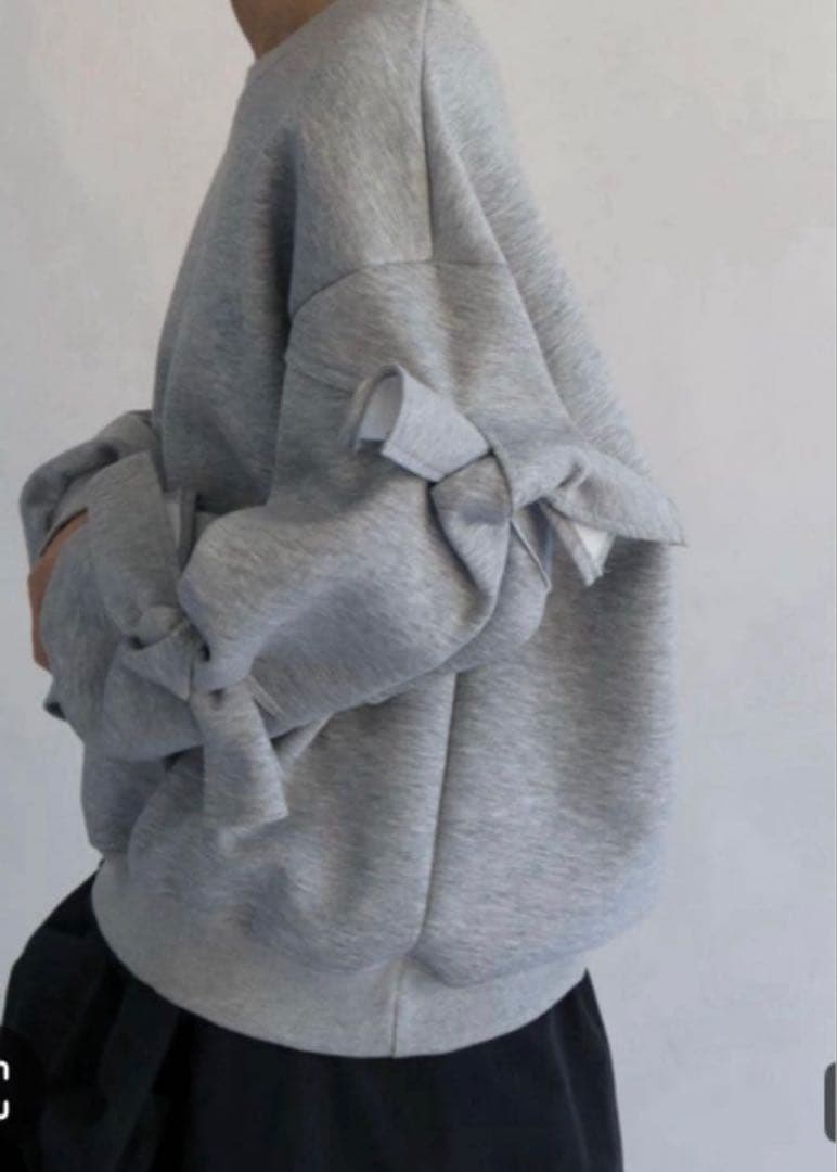 AMOMMA リボン付きグレー スウェット【美品】 - メルカリ