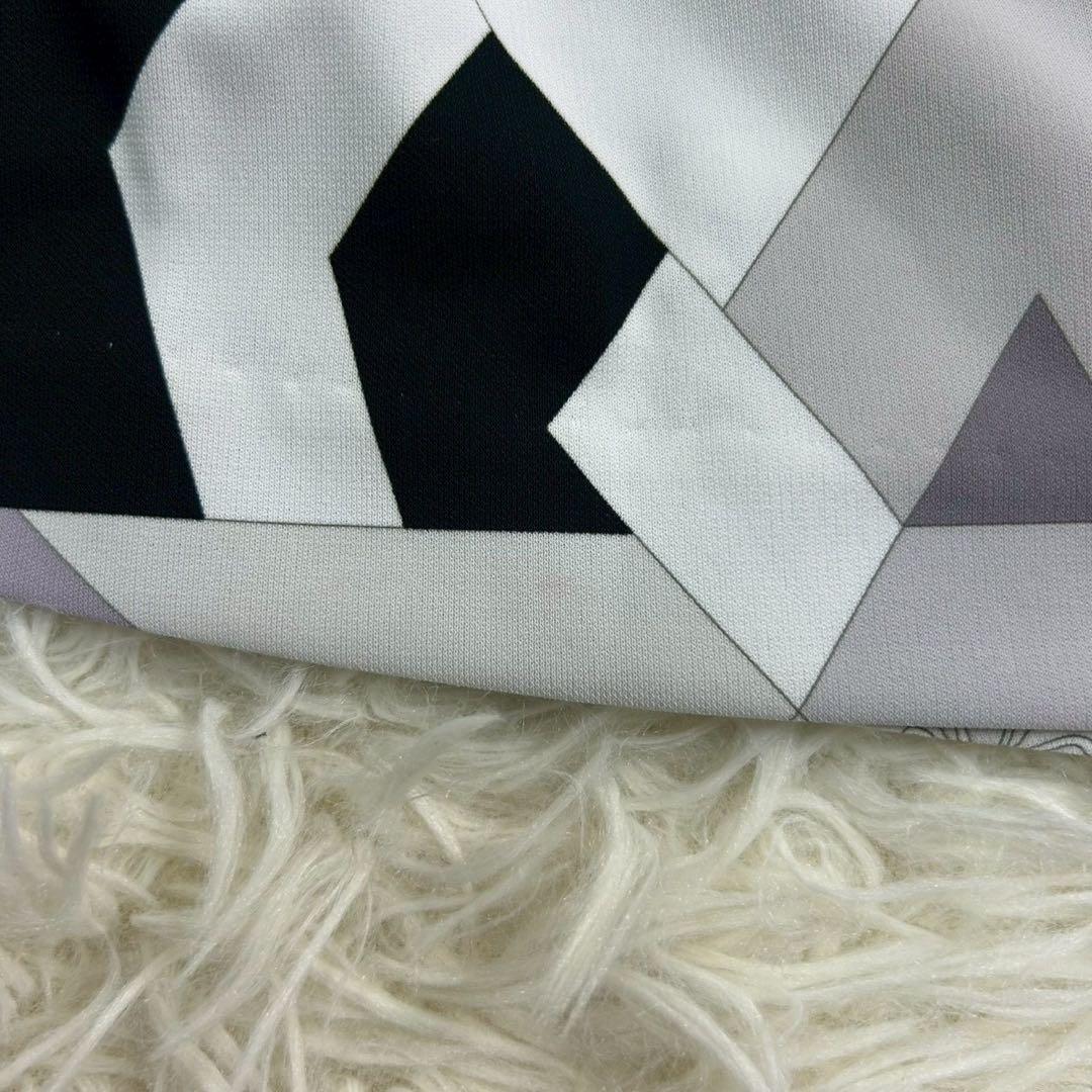 良品 レオナールスポーツ ワンピース 花柄 ジオメトリック ブラック系