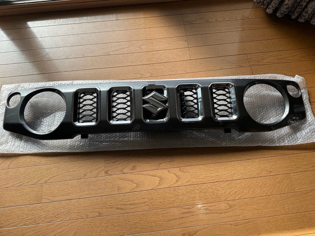 ジムニーノマド　純正フロントグリル　新車外し スズキ ジムニー ノマド JC74W 純正 フロント グリル : 株式会社
