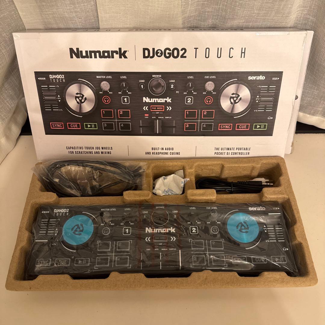 Numark DJ2GO2 Touch ポータブルDJコントローラー Amazon.com: Numark DJ2GO2 Touch Compact DJ Controller with 2 Decks