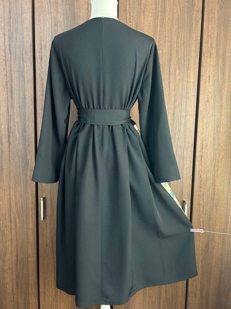 着物リメイク 黒留袖 正絹 ワンピース 花柄模様 ウエストリボン付き