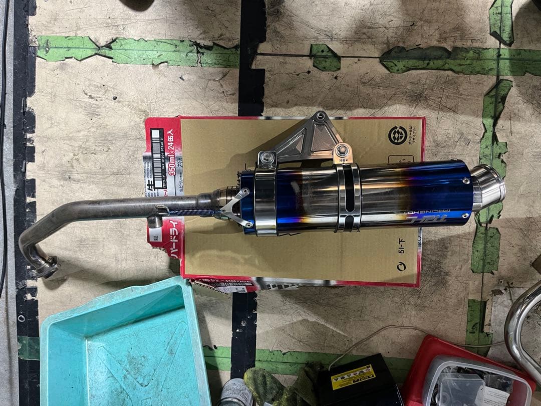 シグナスX TRHC フルストレートレーシングマフラー　大排気量用　手2.5 TRHC フルストレートレーシングマフラー [シグナスX]（小排気量用/大