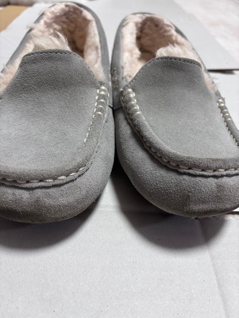 UGG グレー モカシン 24cm（ファー有23.5cmの方） - メルカリ