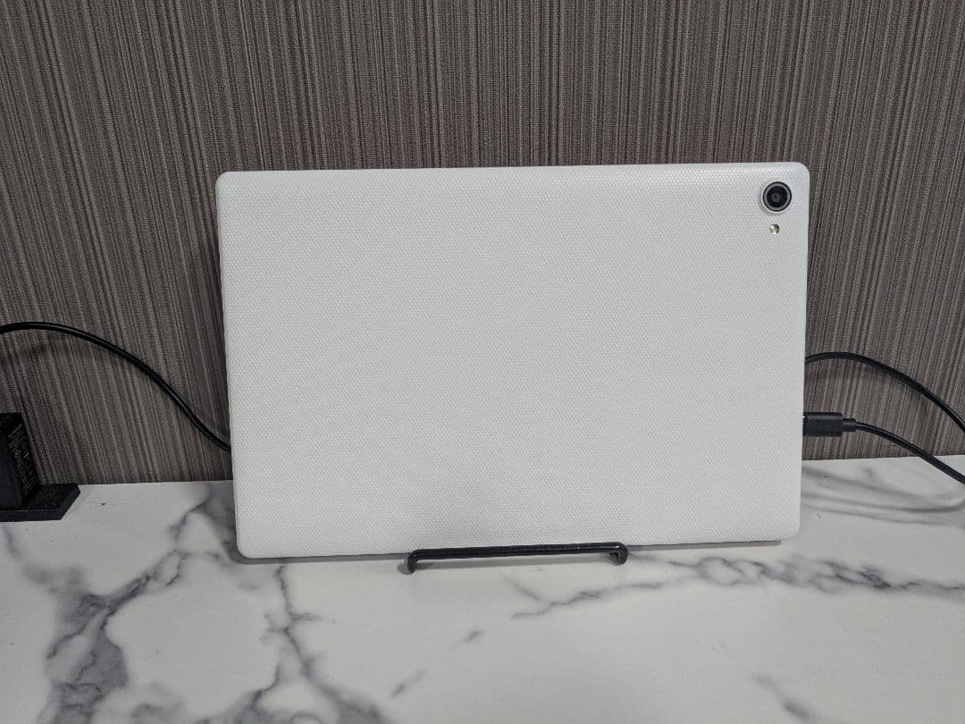 ホワイト Androidタブレット 本体 Android 14 - メルカリ