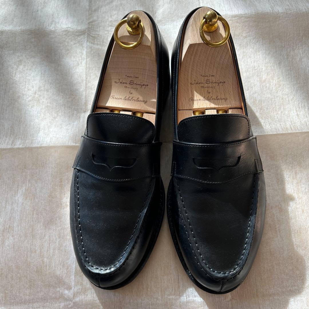 黒いレザー ローファー 金具付き ビューフォート BeauFort 金具付きギャザーローファー （ブラック