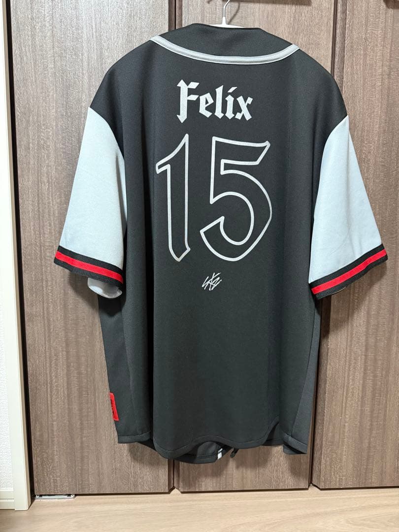 StrayKids スキズ dominATEフィリックス ユニフォームTシャツ - メルカリ