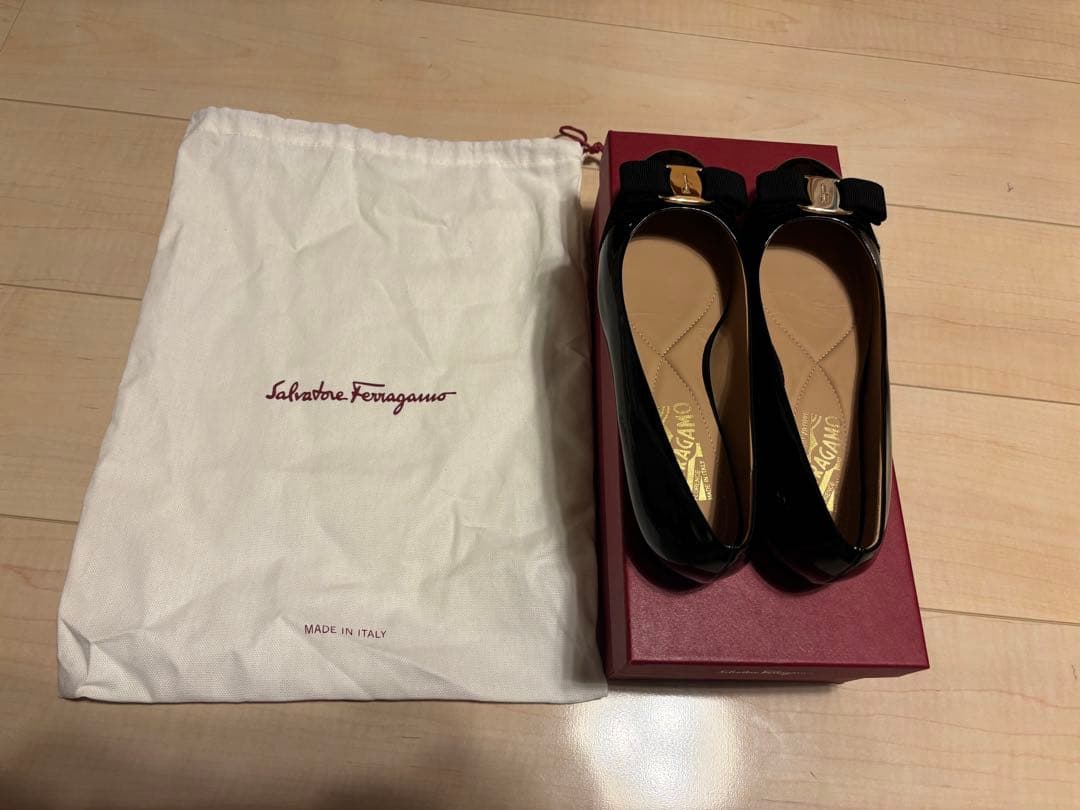 【新品】Salvatore Ferragamo フェラガモ 黒 23.5cm