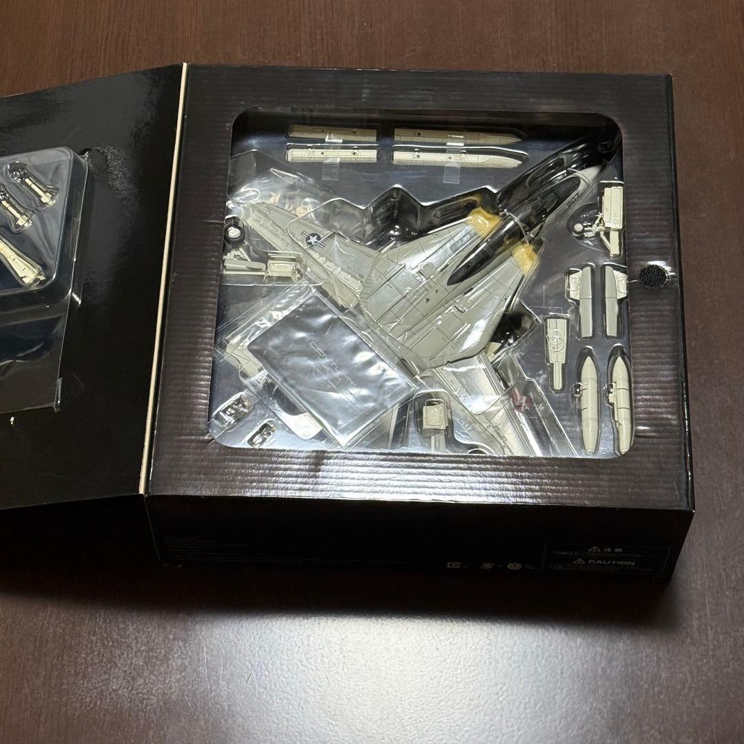 F-14Aトムキャット VF-84 F-14A トムキャット `VF-84 ジョリー・ロジャース` (プラモデル