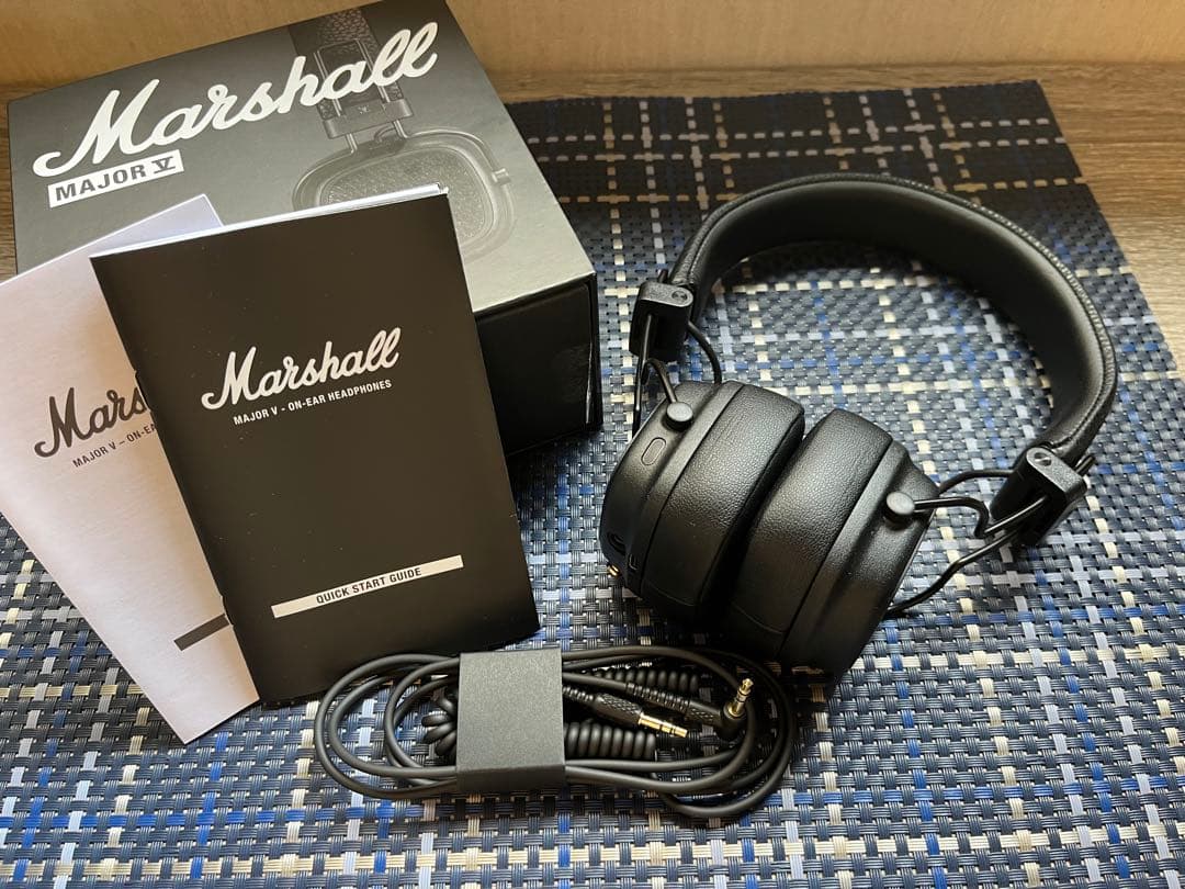 Marshall Major V ブラックヘッドフォン Marshall Major V Headphones with Bluetooth - Black | Sweetwater