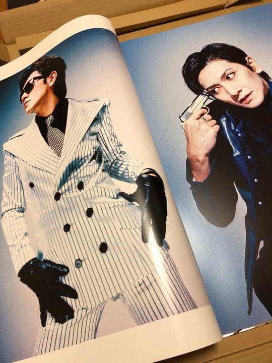 吉井和哉 写真集 「みつめあう2人」 - メルカリ