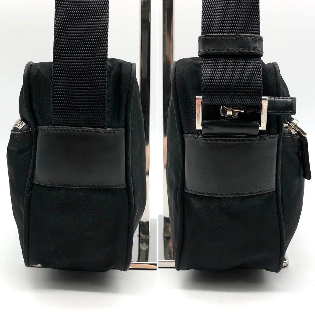 プラダ ショルダーバッグ 三角ロゴプレート シルバー金具 ナイロン