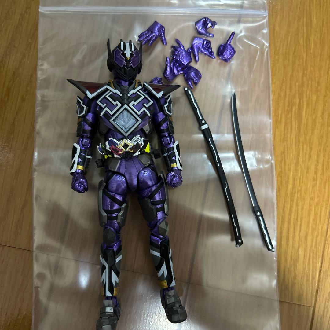 S.H.Figuarts フィギュアーツ 仮面ライダー滅　スティングスコーピオン