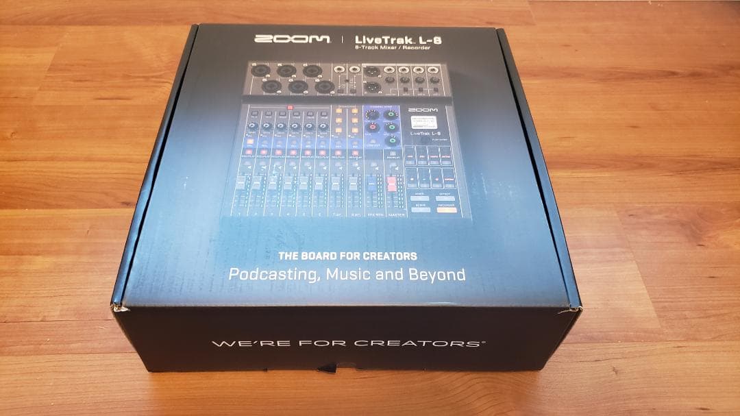 ZOOM LiveTrak L-8 ミキサー Zoom LiveTrak L-8 Portable 8-Channel Digital Mixer and Multitrack