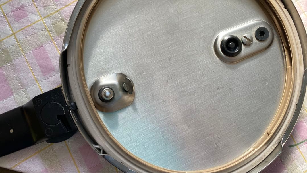 フィスラー圧力鍋 4.5リットル レシピ本と替えパッキン付き