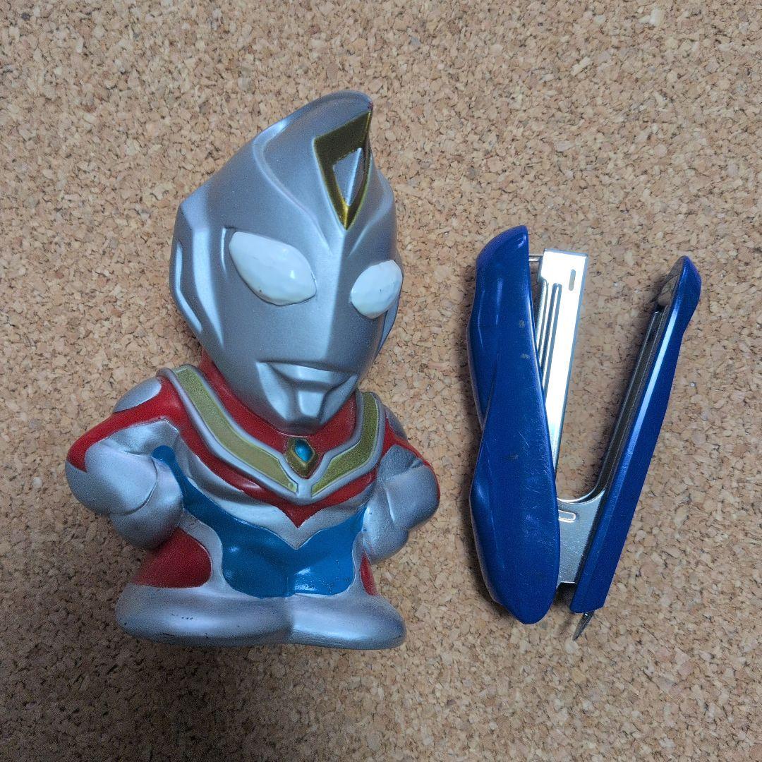 ウルトラマン フィギュア 貯金箱 - メルカリ