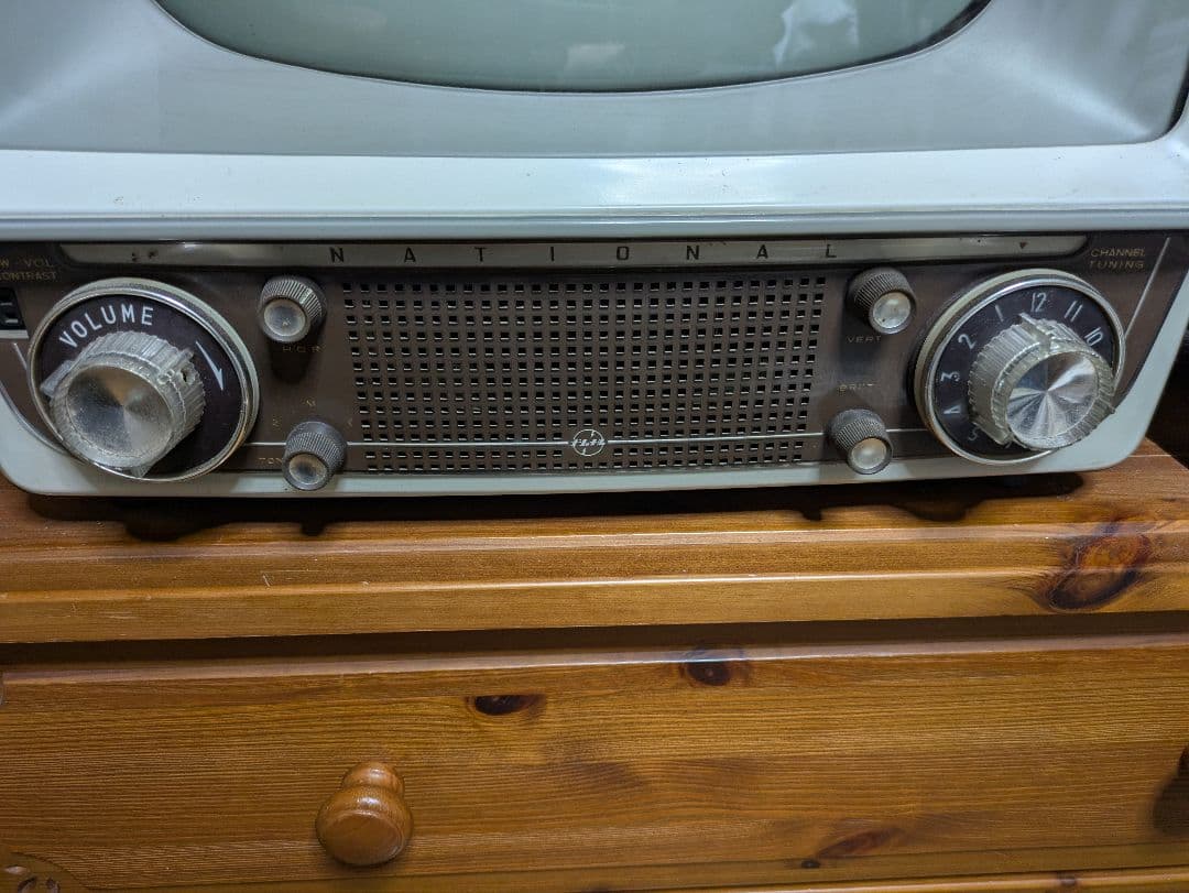 最終値下げ】昭和レトロ ナショナル真空管白黒テレビ - メルカリ