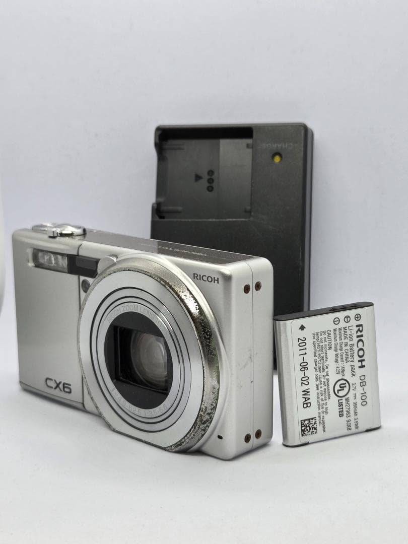 【スマホ転送OK】リコー RICOH CX6 シルバー コンパクトデジタルカメラ Amazon | RICOH デジタルカメラ CX6シルバー CX6-SL | コンパクト 通販