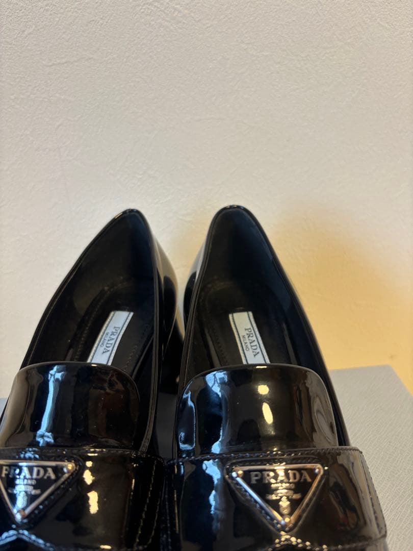 PRADA プラダ ローファー 三角ロゴ ヒール エナメル