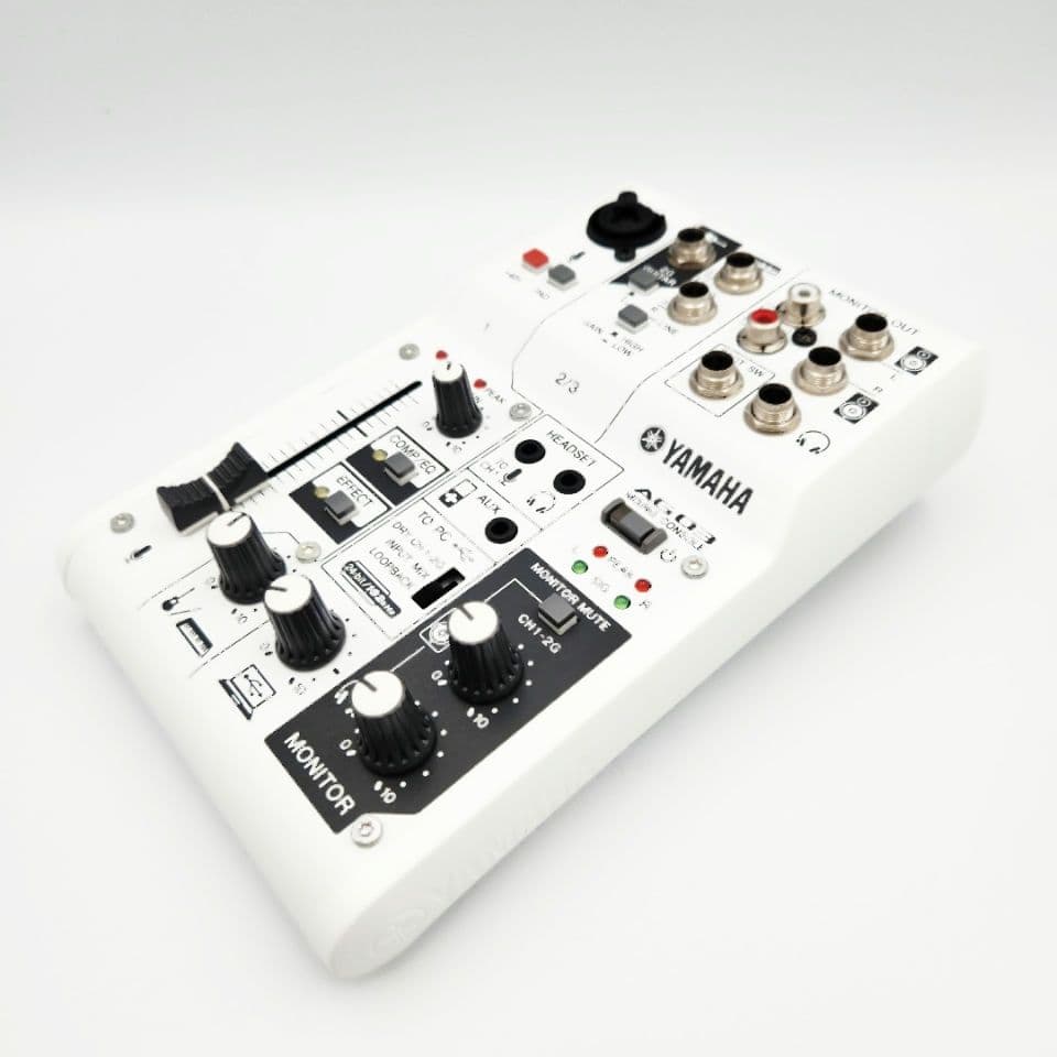 YAMAHA AG03 オーディオインターフェイス 本体のみ ヤマハ | AG03 - ウェブキャスティングミキサー - 概要