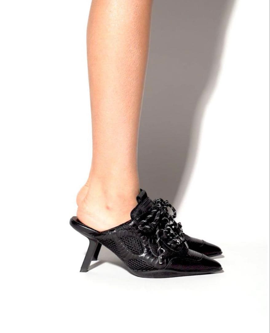 YELLO ブラック　スニーカーミュール（22.5cm）