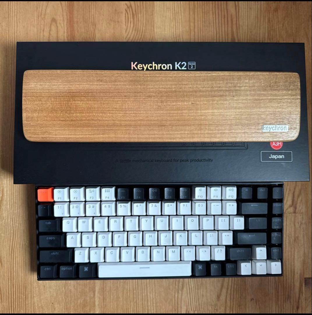 KeychronK2 US HotSwap whiteLED 茶軸 リストレスト KeychronK2 US HotSwap whiteLED 茶軸 リストレスト - メルカリ