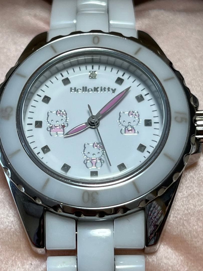 ハローキティ誕生35周年記念高級ホワイトセラミック宝飾ウォッチ全世界