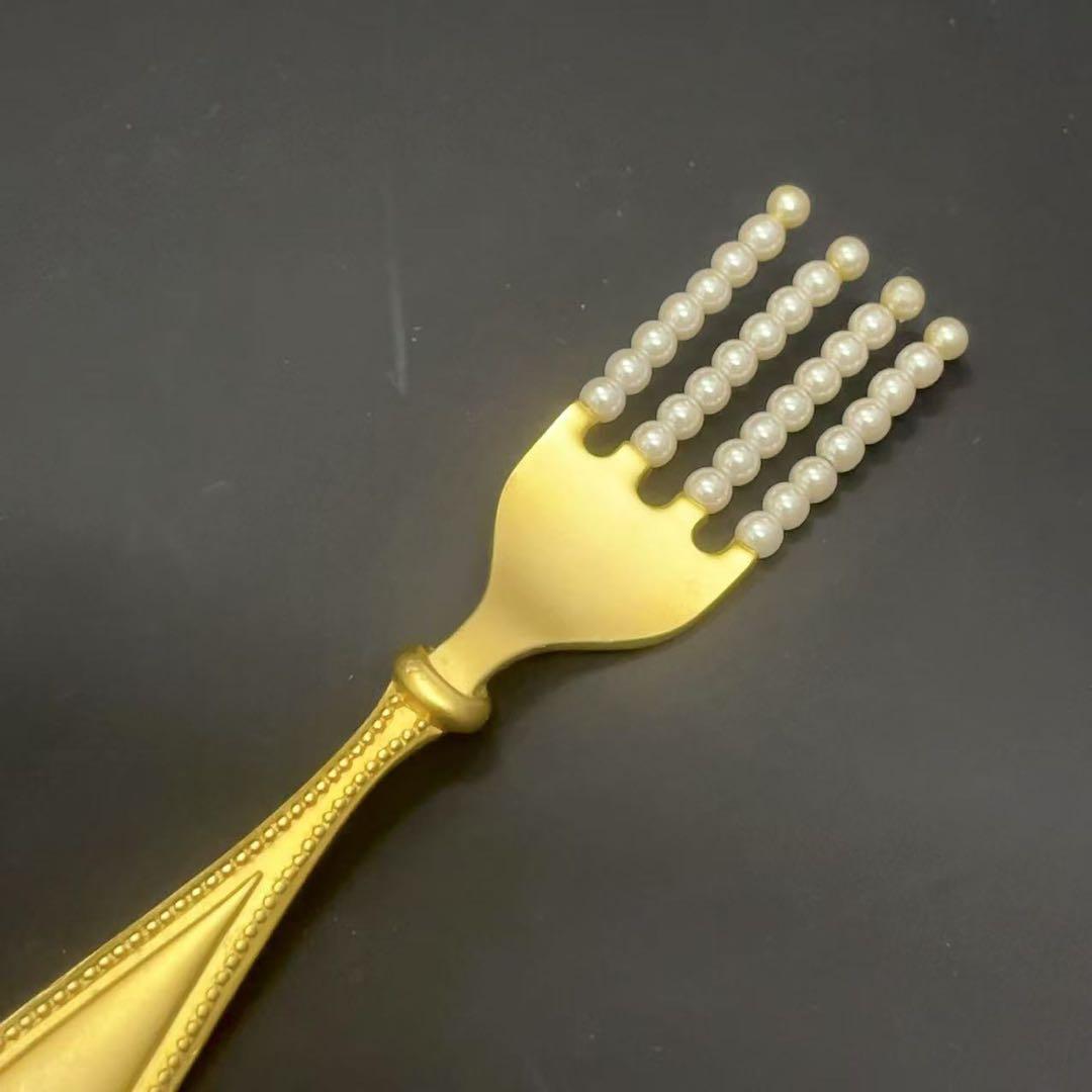 KARL LAGERFELD？ ブローチ フォーク モチーフ 4連 パール