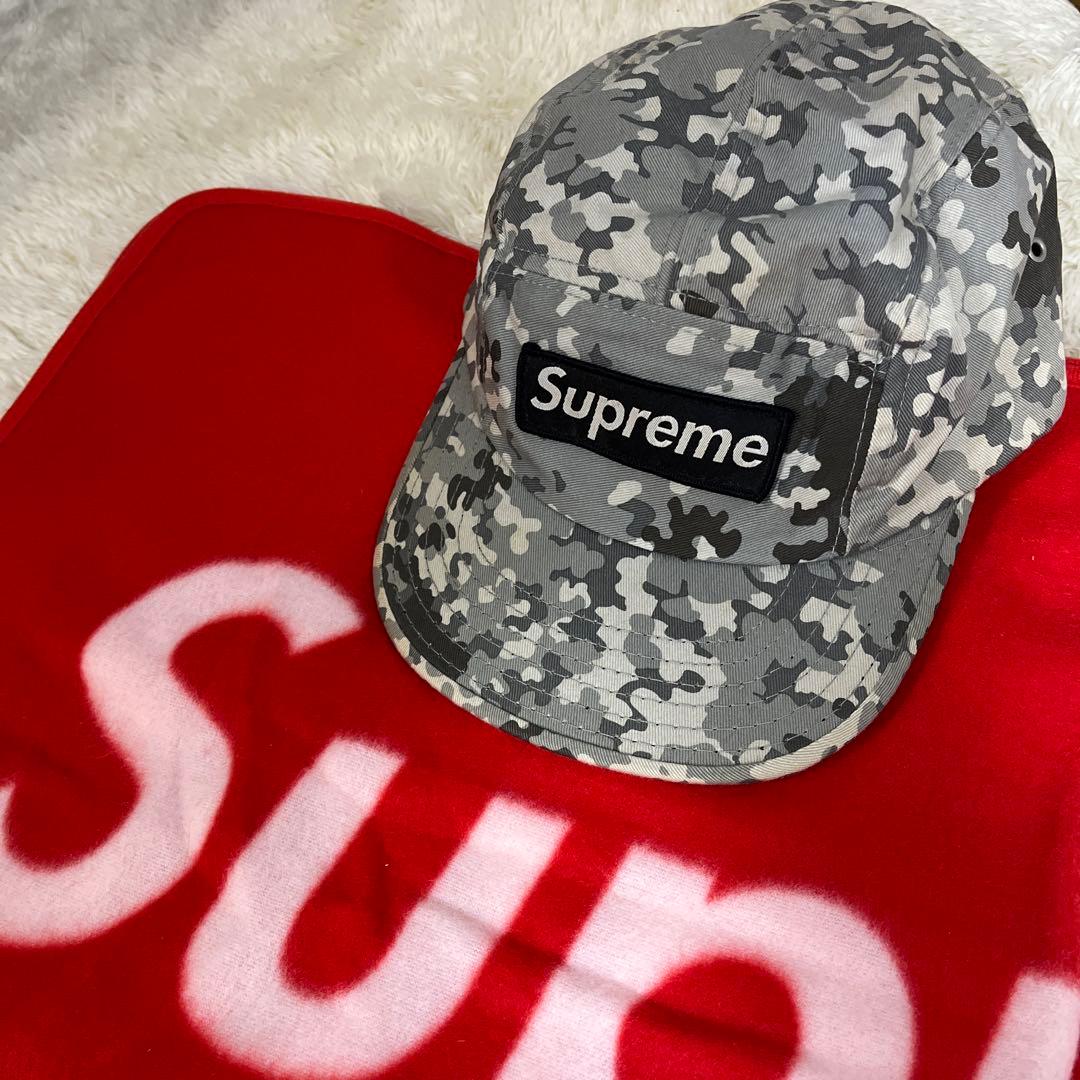 Supreme 迷彩キャップ ロゴ グレー デジカモ フリース膝掛け付き