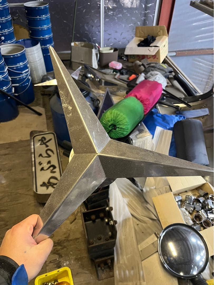 スピンナー２２.５ウロコ ウロコステンレス製 大型車用 22 5インチ うろこ ホイールスピンナー 2