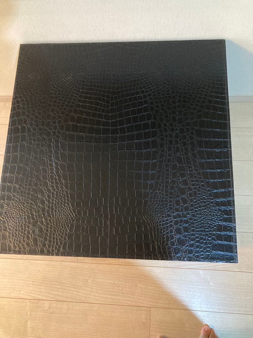 え*む様 FENDI CASA クロコダイルテクスチャ サイドテーブル - メルカリ