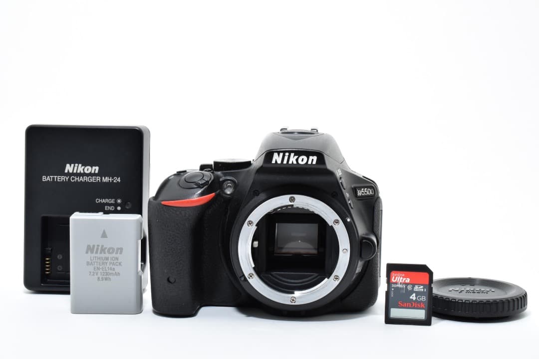 ★ショット数: 13090回★ NIKON D5500 ボディ #1116 D5500 ボディ シャッター回数 14500回以下 S1725-2P2 | ニコン