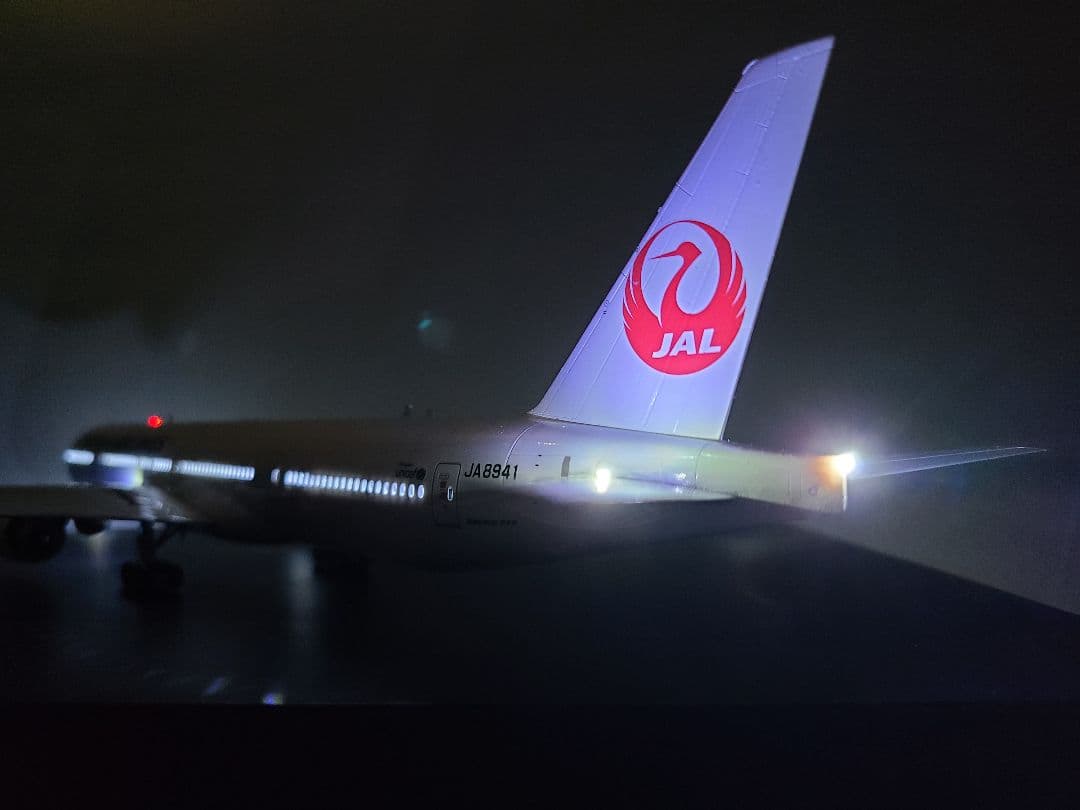 JAL ボーイング 777 - 300er LED仕様 完成品 - メルカリ