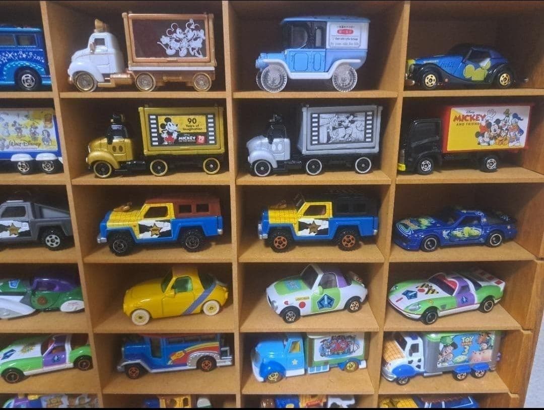 ディズニートミカ ディズニーモータース トミカ 48台まとめ売り