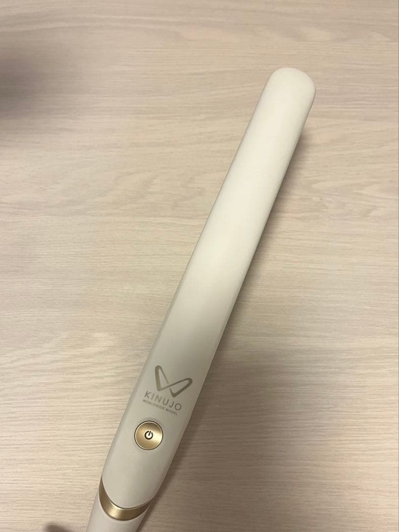 KINUJO ホワイト ストレートヘアアイロン - メルカリ