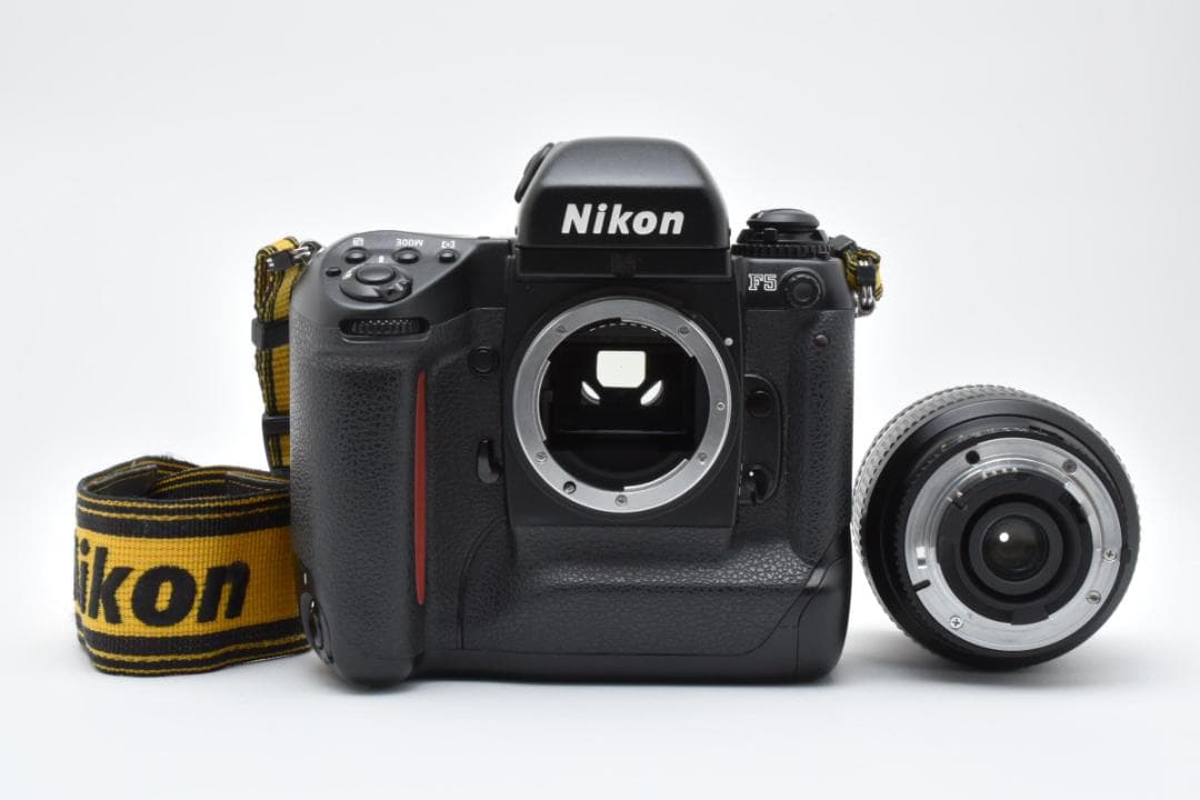 ニコン　Nikon F5 AF Nikkor 24-120m F3.5-5.6