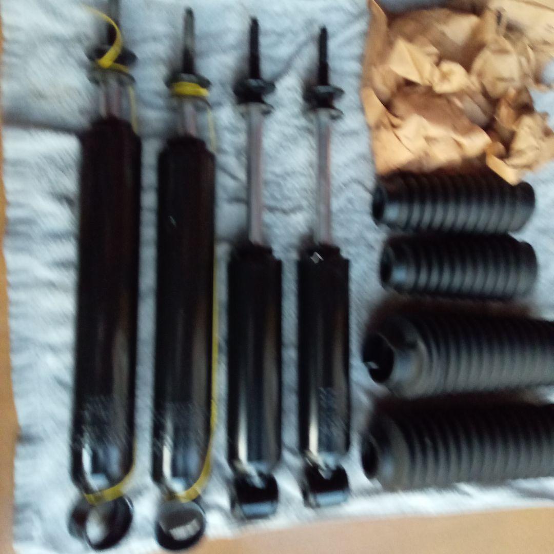 ハイラックスサーフ130ショックアブソーバーUS、輸出仕様モンロー