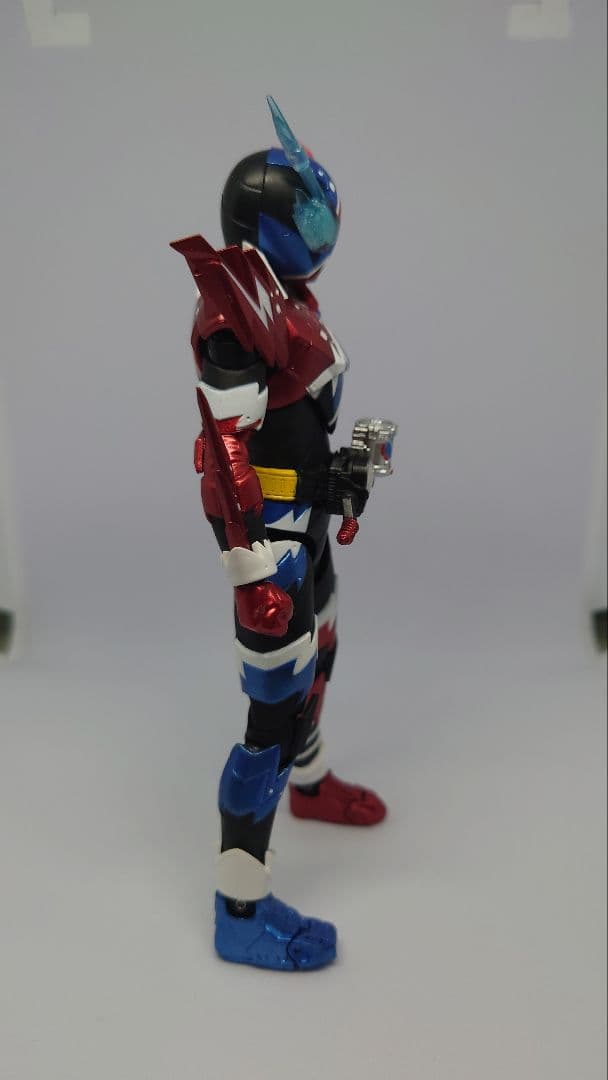 S.H.Figuarts 仮面ライダービルド ラビットタンクハザードフォーム