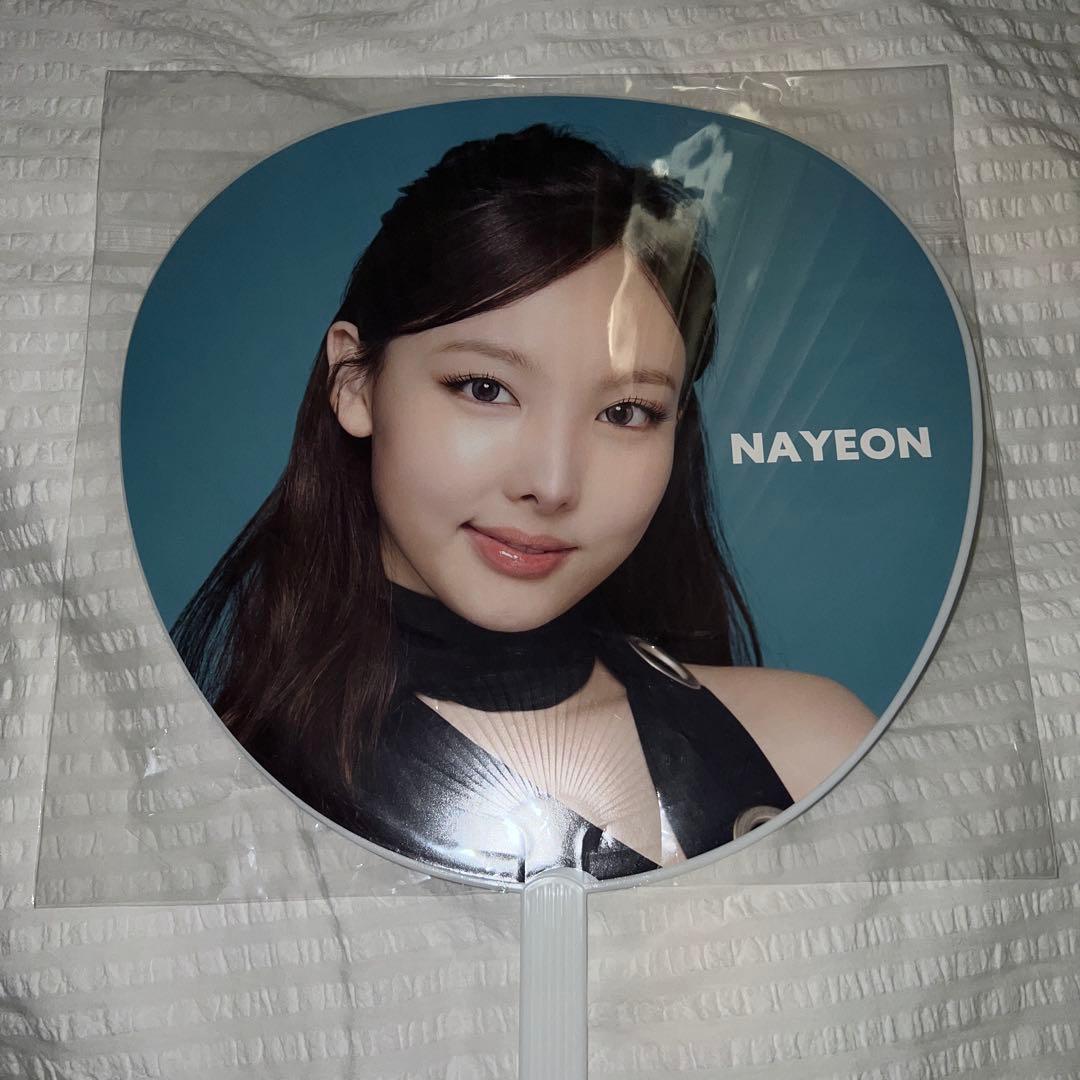 TWICE ナヨン うちわ THIS IS FOR - メルカリ