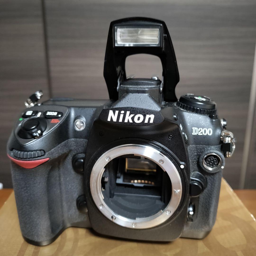 Nikon D200 ボディ CCDセンサー 名機 ショット数 約13,000回 - メルカリ