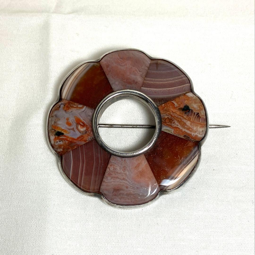 英国アンティーク アゲートブローチ スコティッシュ 英国王室の紋章デザインのスコティッシュアゲートのブローチ