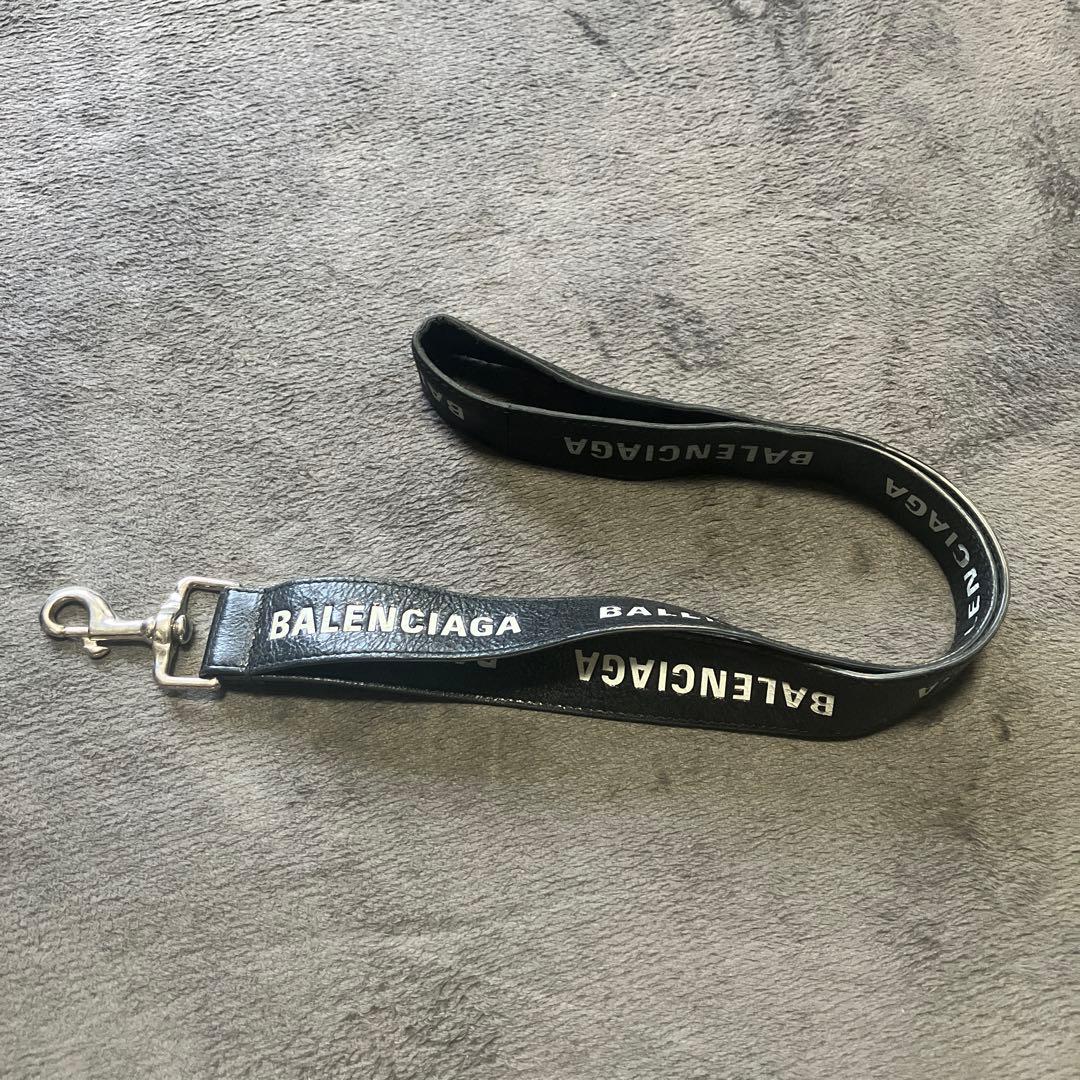 BALENCIAGA バレンシアガ ネックストラップ ロゴ レザー 0705 - メルカリ