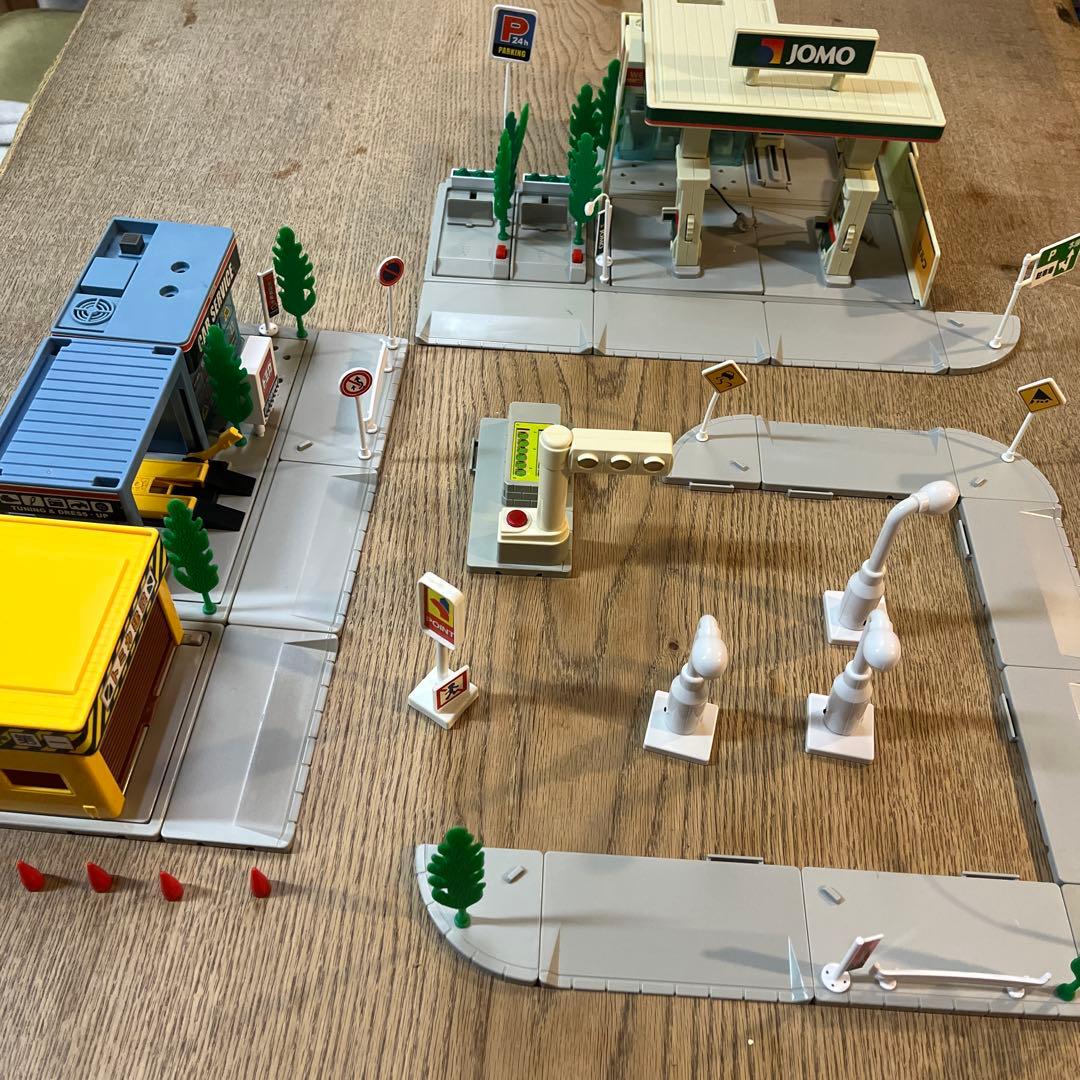 トミカタウン ガソリンスタンドJOMO トミカ建設カーサービス駐車場