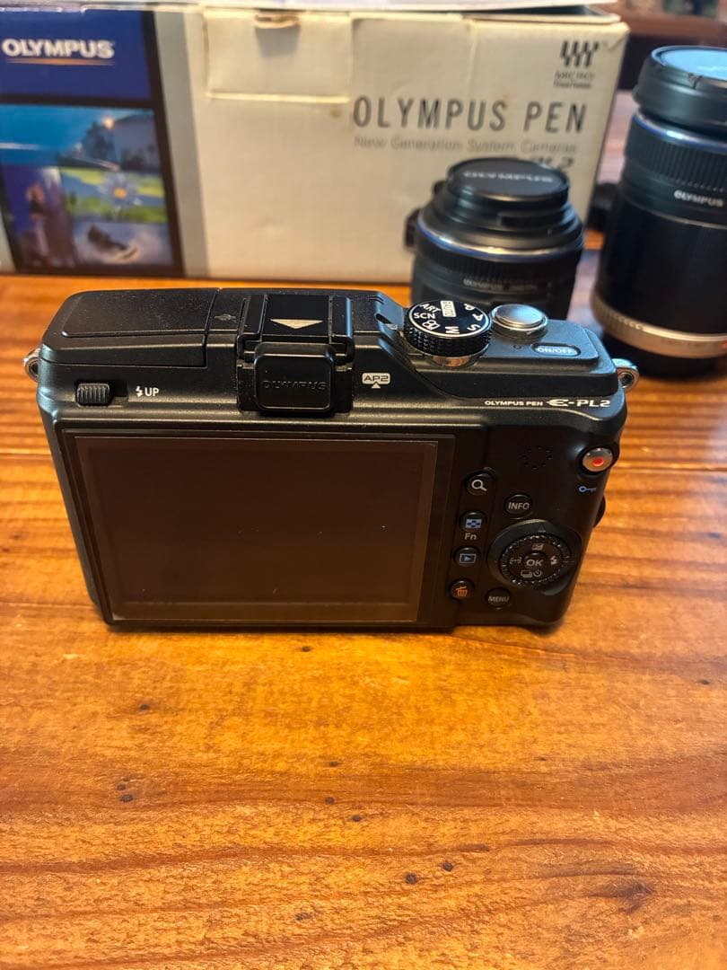 OLYMPUS PEN E-PL2 一式 レザーストラップのおまけ付き G103