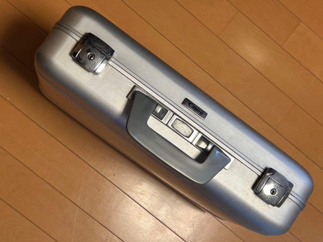 Canon アルミ アタッシュケースとカメラ6個 - メルカリ