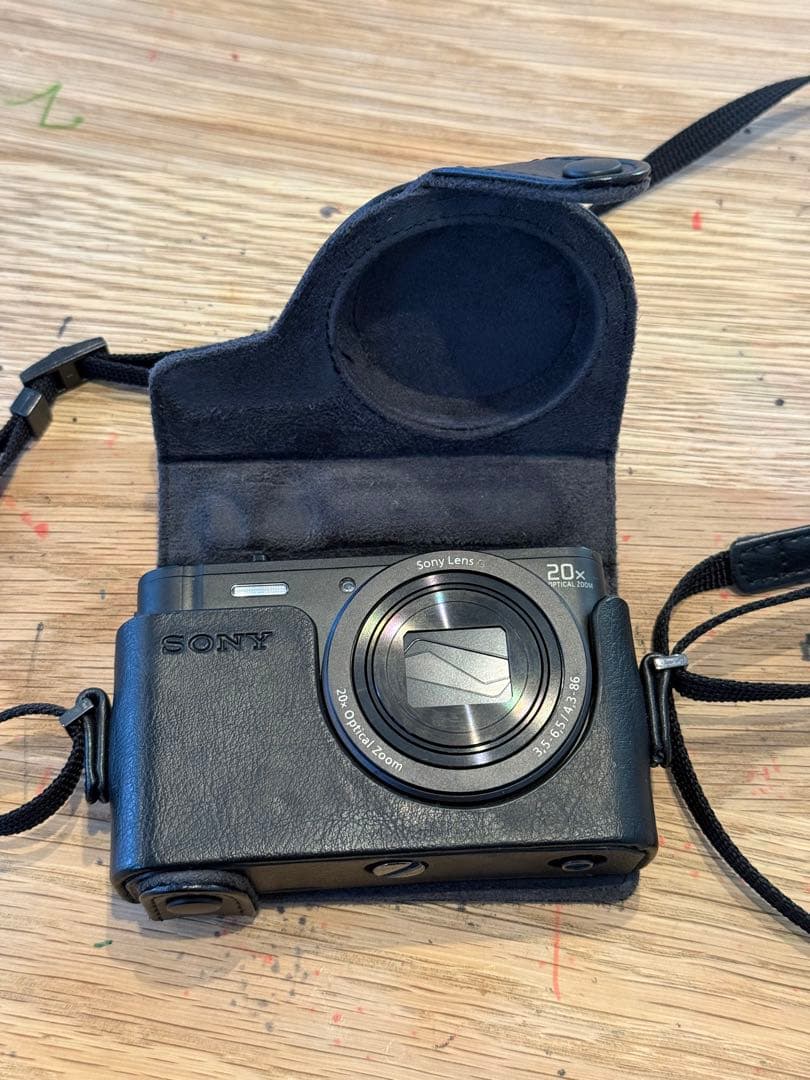 Sony サイバーショット　デジタルカメラ 20倍光学ズーム　純正カバー付き DSC-WX300 特長 : 光学20倍プレミアム・ハイズーム | デジタルスチル