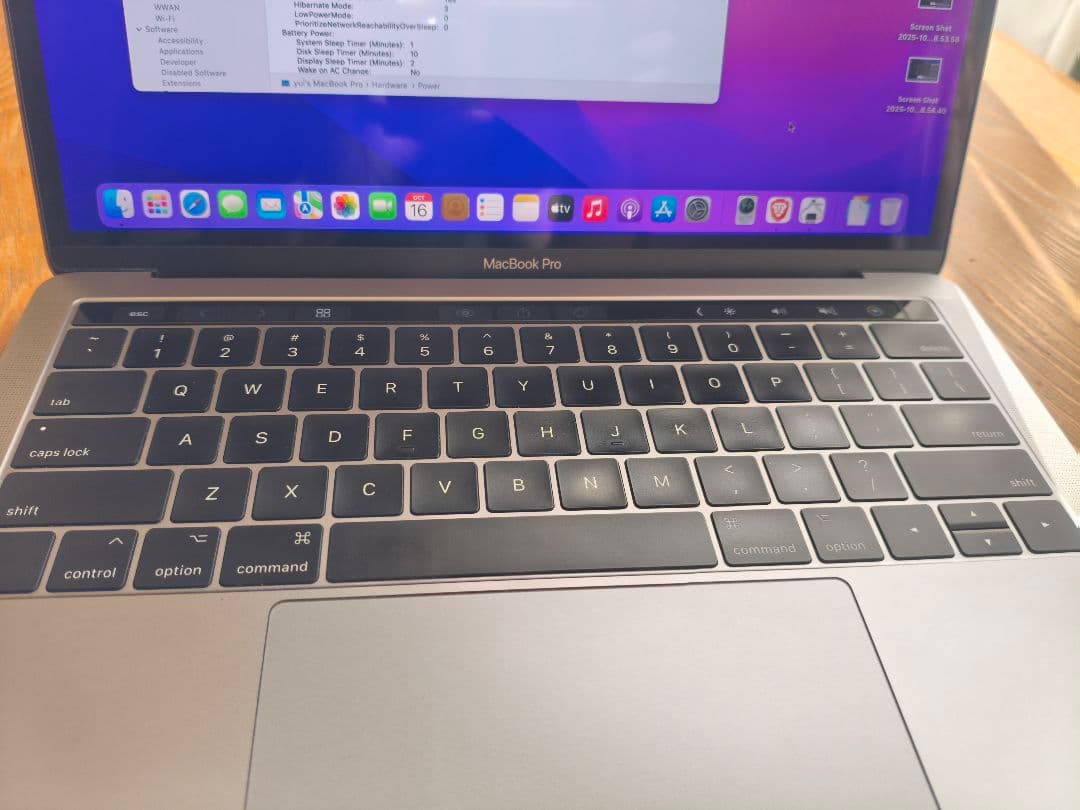MacBook Pro A1706 TouchBar13