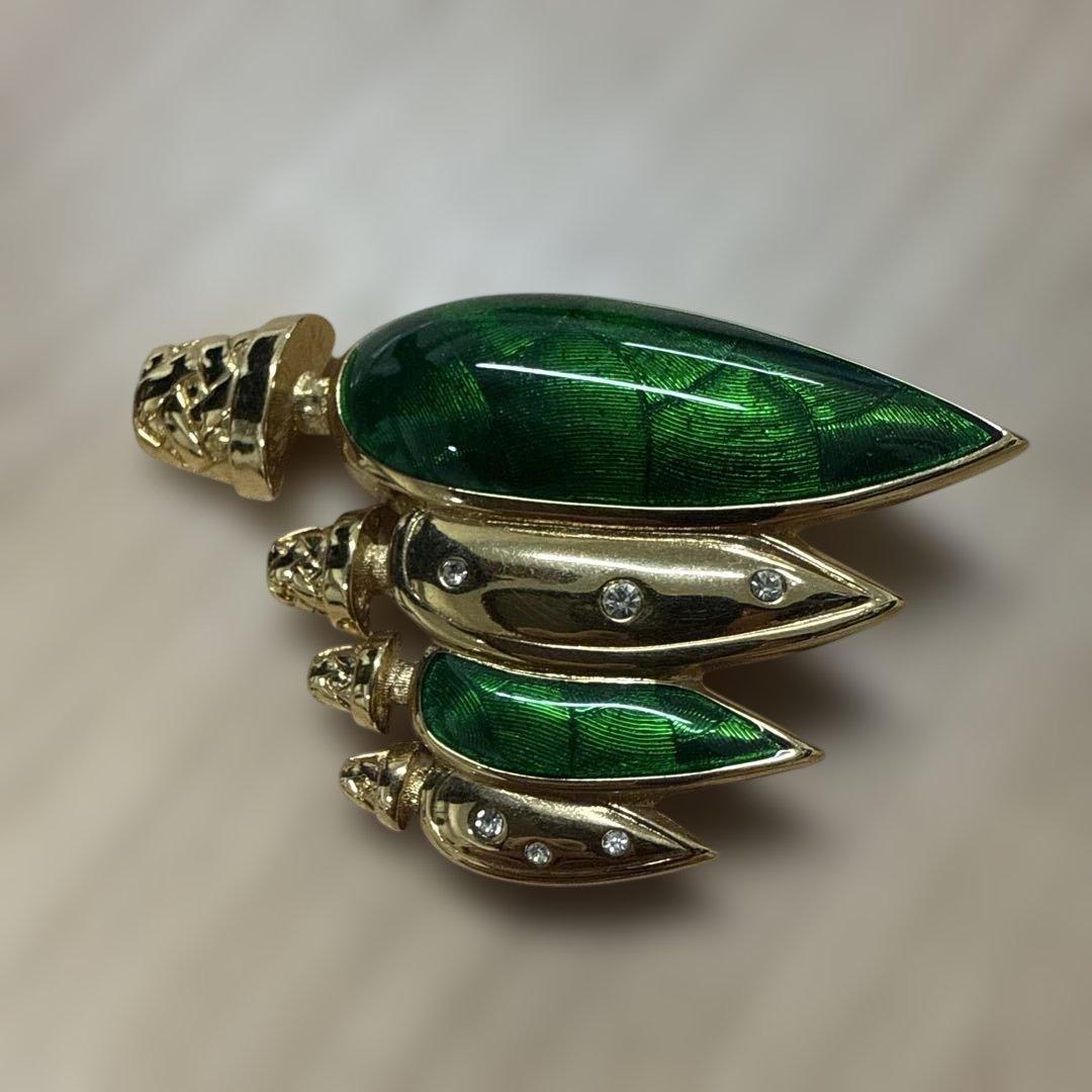 Christian DIORブローチ Christian Dior - Christian Dior ブローチの通販 by 割引クーポンご