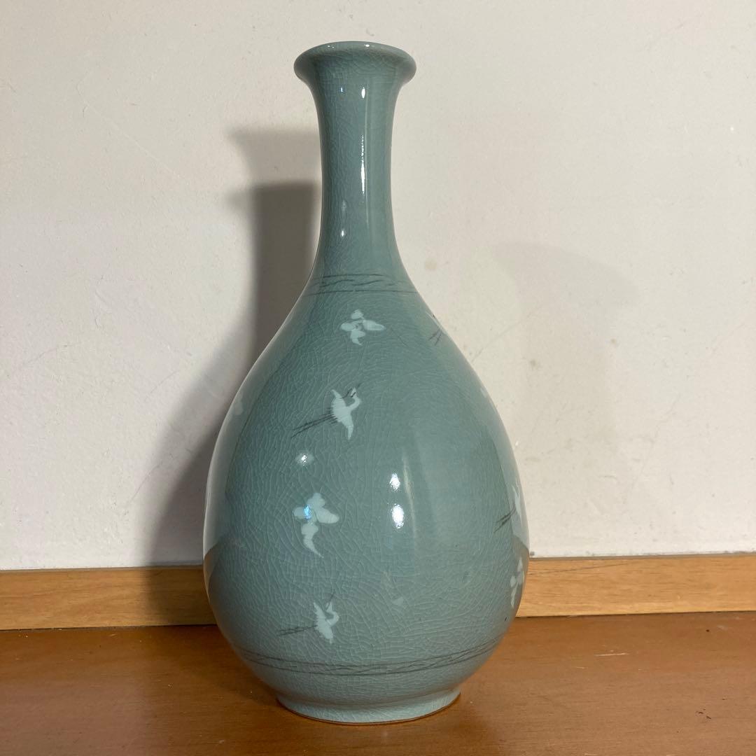 美品 高麗青磁 熊津窯 金一抻作 象嵌雲鶴文 花器 花瓶 飾り壺 共箱