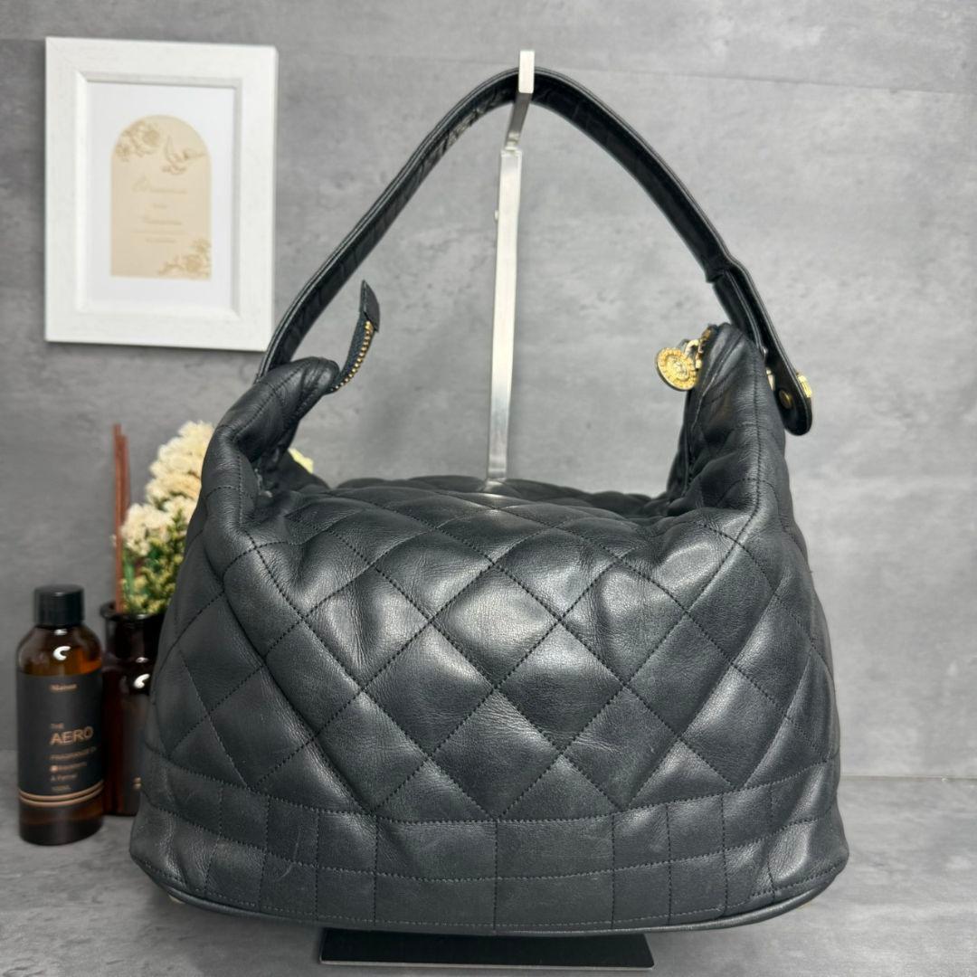 ジャンニヴェルサーチ サンバースト 刺繍 キルティング バニティバッグ