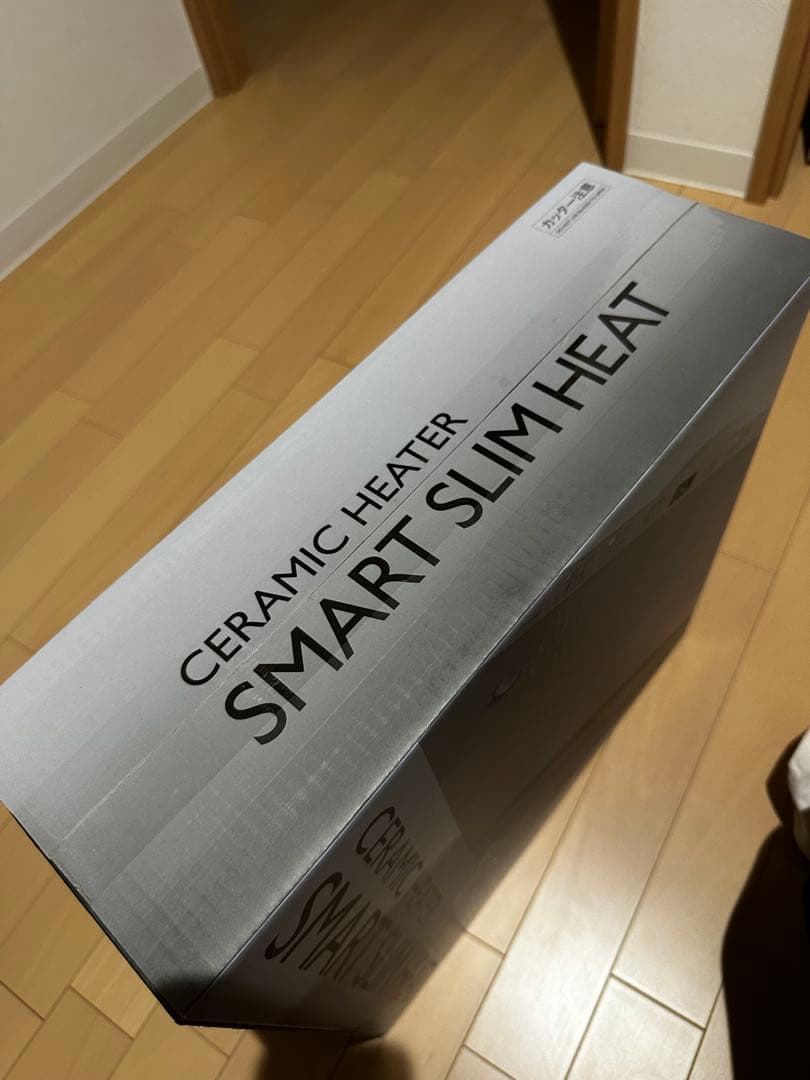 《新品未開封》 THREEUP セラミックファンヒーター スマートスリムヒート